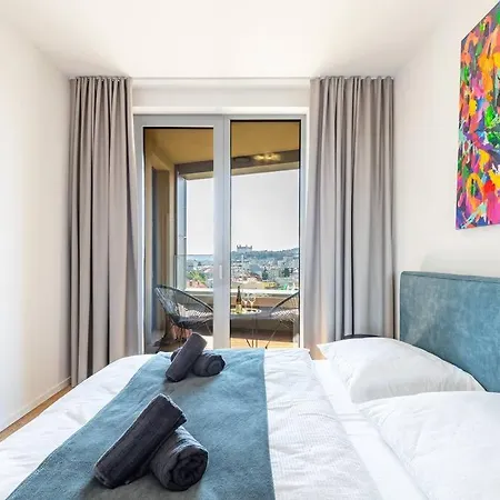 Sky Park Castle-amazing View Apartamento Bratislava